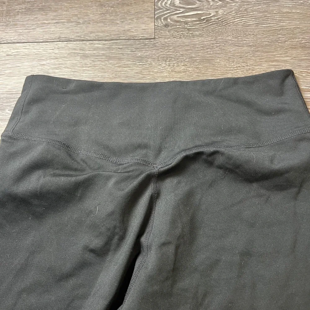 Nike Biker Shorts Womens Medium Black Dri-FIT High Waisted Compression Gym
